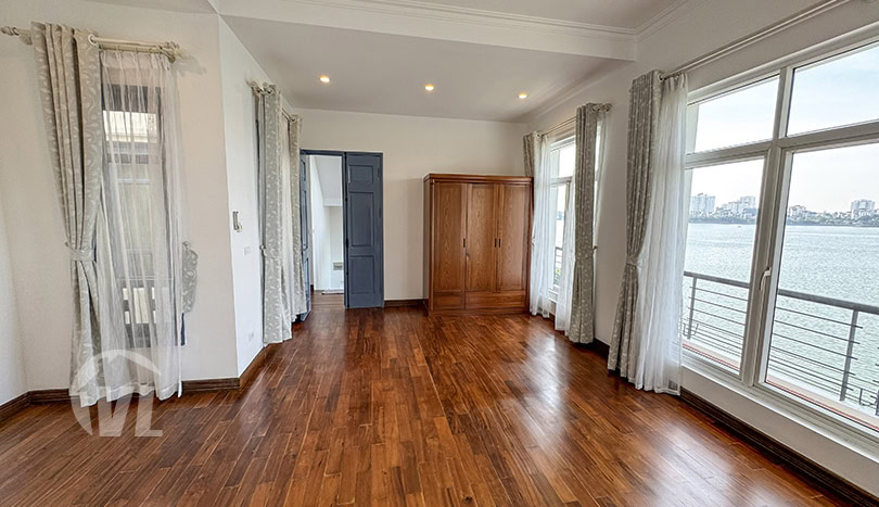 House in Tay Ho with West Lake view and car access