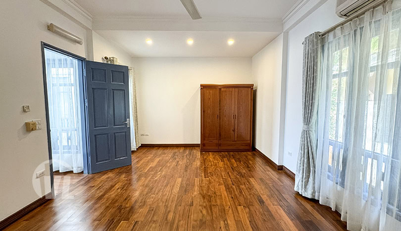 House in Tay Ho with West Lake view and car access
