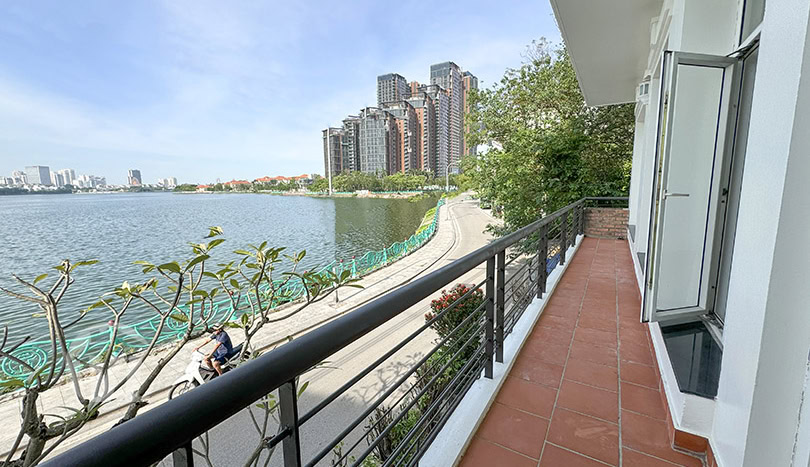 House in Tay Ho with West Lake view and car access