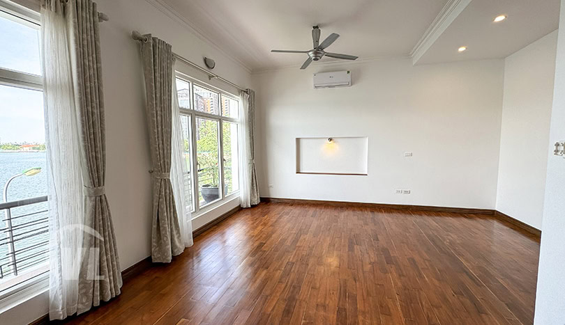 House in Tay Ho with West Lake view and car access
