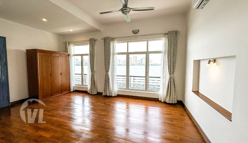 House in Tay Ho with West Lake view and car access