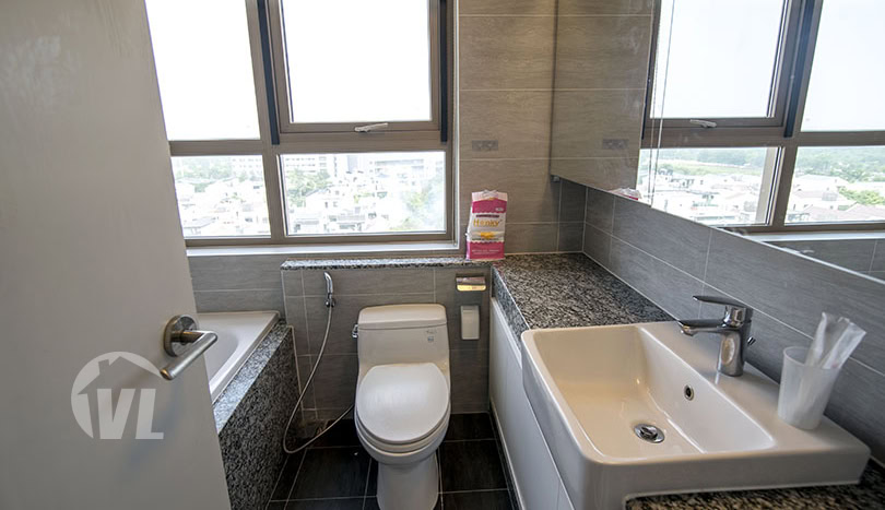 Corner 3 bedroom apartment in Starlake to rent