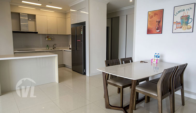 Corner 3 bedroom apartment in Starlake to rent