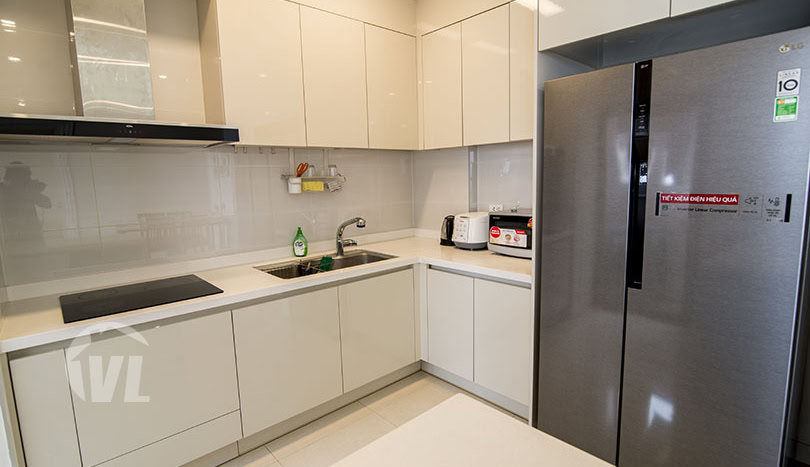 Corner 3 bedroom apartment in Starlake to rent