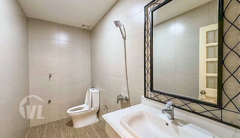 Huge villa for rent suitable for an office in Tay Ho