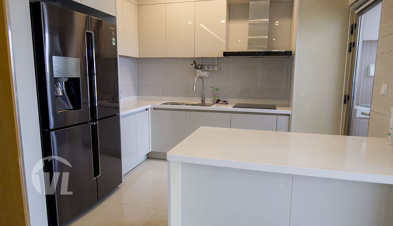 Large 3 beds flat in Starlake Daewoo to lease