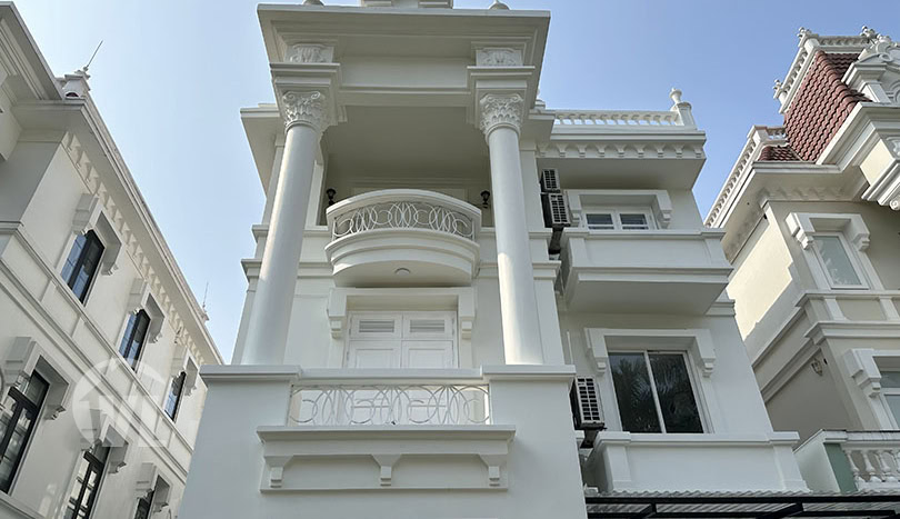 New 5 bed villa to rent in T Block in Ciputra