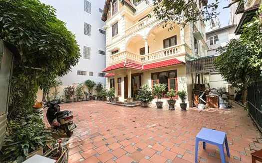 Upgraded house with large garden to rent on To Ngoc Van