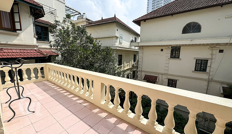 Upgraded house with large garden to rent on To Ngoc Van