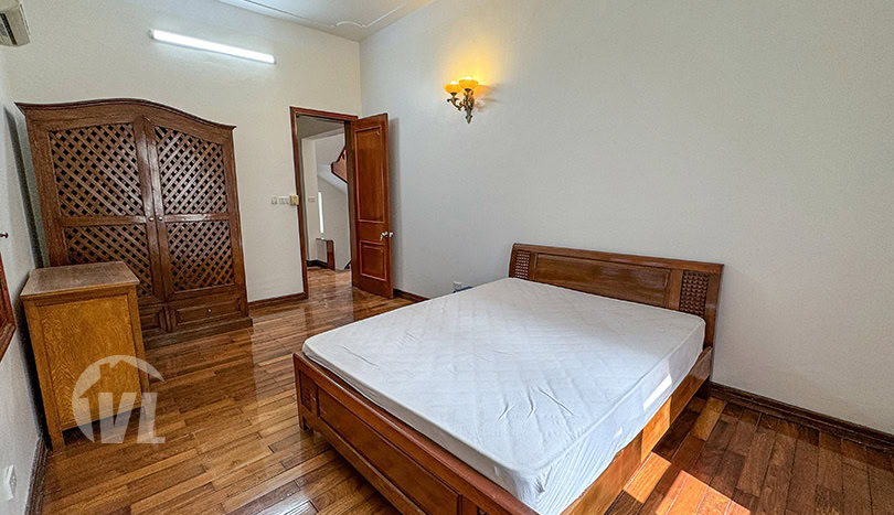 Upgraded house with large garden to rent on To Ngoc Van