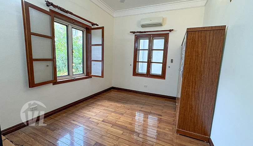 Upgraded house with large garden to rent on To Ngoc Van