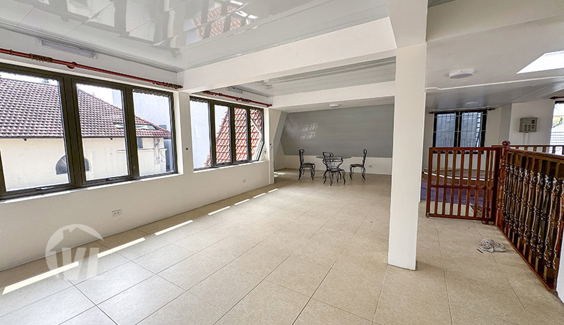 Upgraded house with large garden to rent on To Ngoc Van