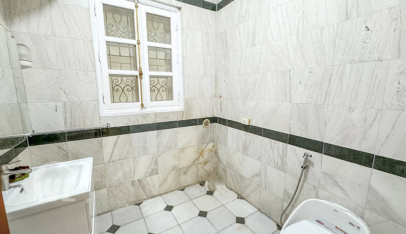 Upgraded house with large garden to rent on To Ngoc Van