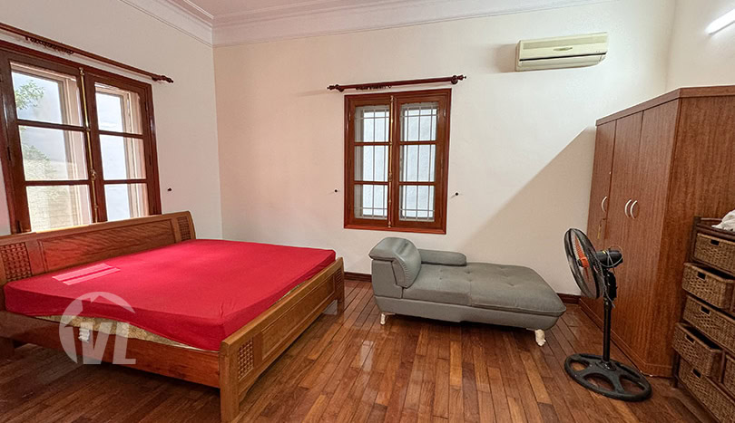 Upgraded house with large garden to rent on To Ngoc Van