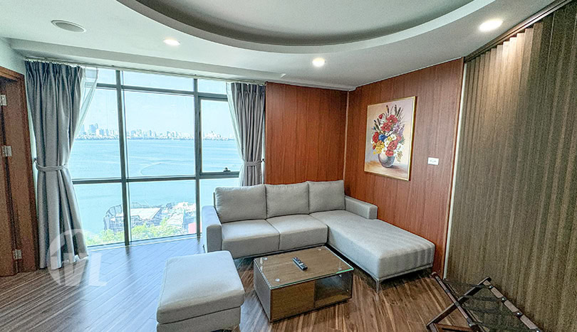 2 bedroom apartment for rent in Truc Bach with lake view