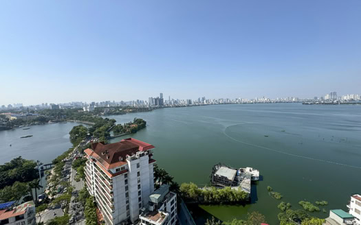 2 bedroom apartment for rent in Truc Bach with lake view