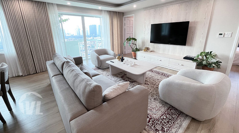 Brand-new 3 bedroom apartment in E4 Ciputra