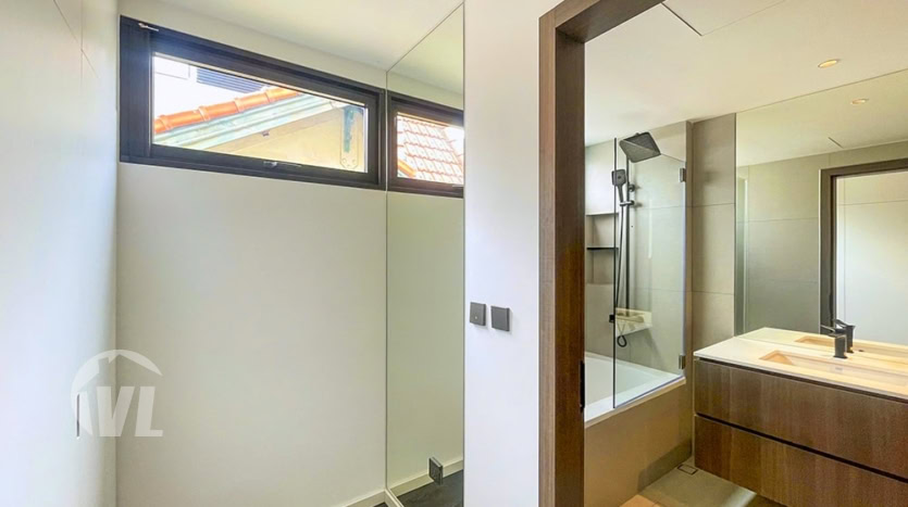 New 3 beds apartment in Tay Ho facing the West Lake