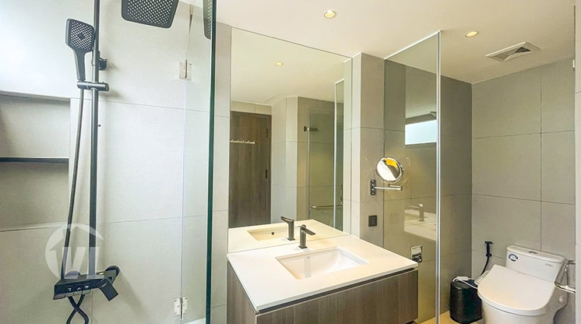 New 3 beds apartment in Tay Ho facing the West Lake