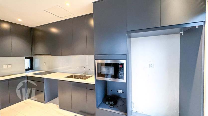 4 bed apartment to rent close to the LFAY in Hanoi Long Bien