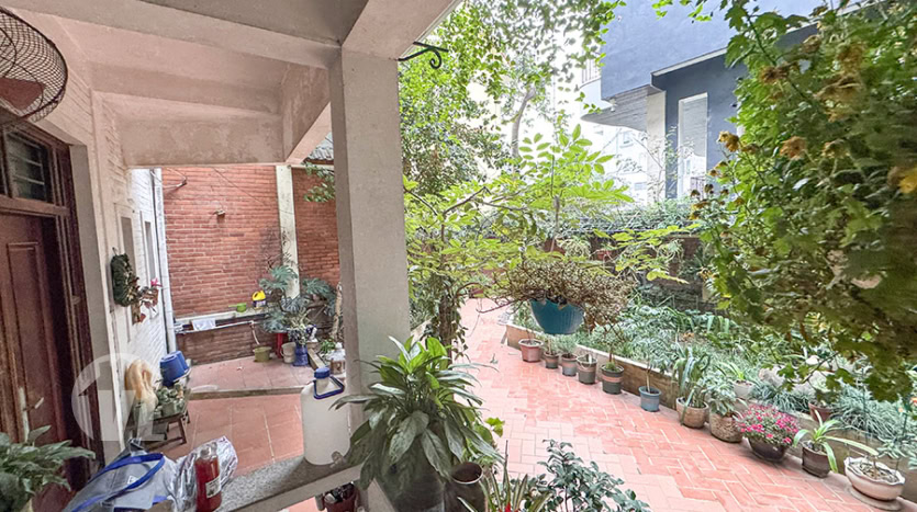 Furnished house with garden to rent in the heart of Tay Ho