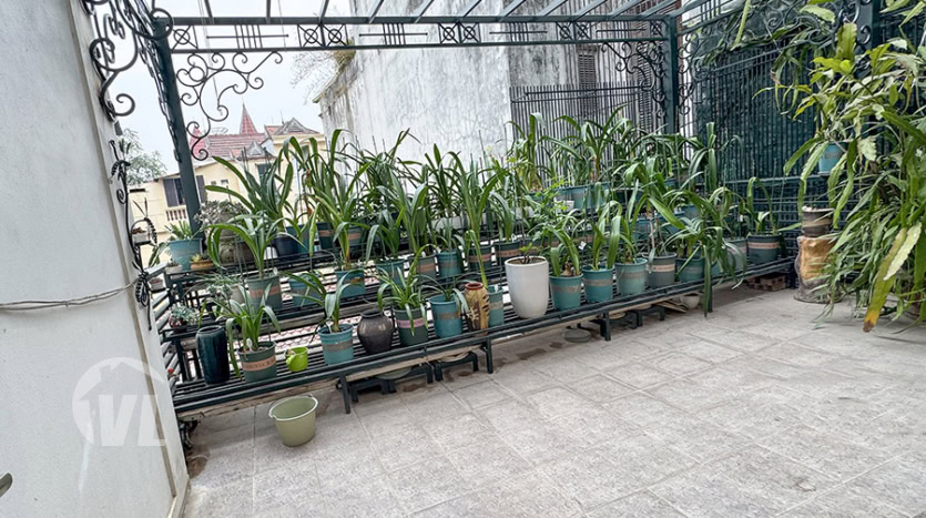 Furnished house with garden to rent in the heart of Tay Ho