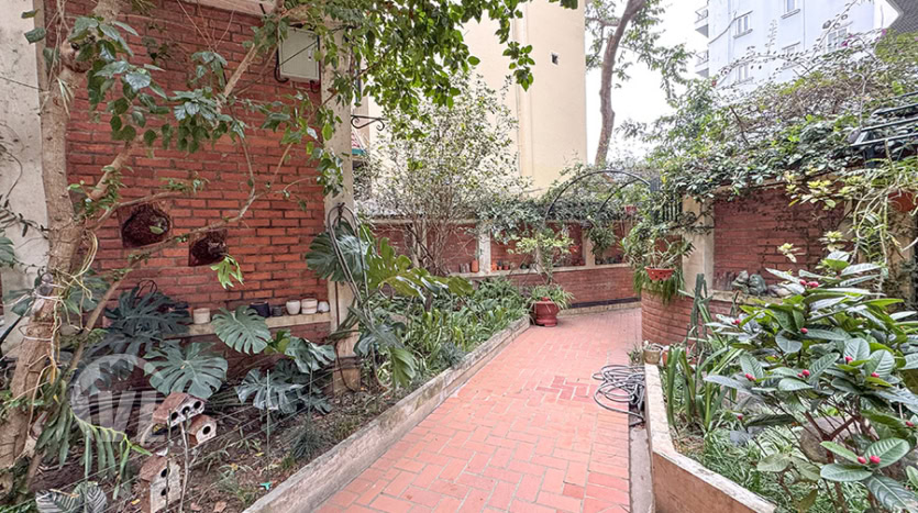 Furnished house with garden to rent in the heart of Tay Ho