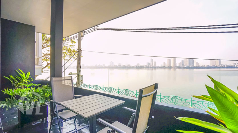 New Tay Ho lake view 3 bedroom apartment to lease