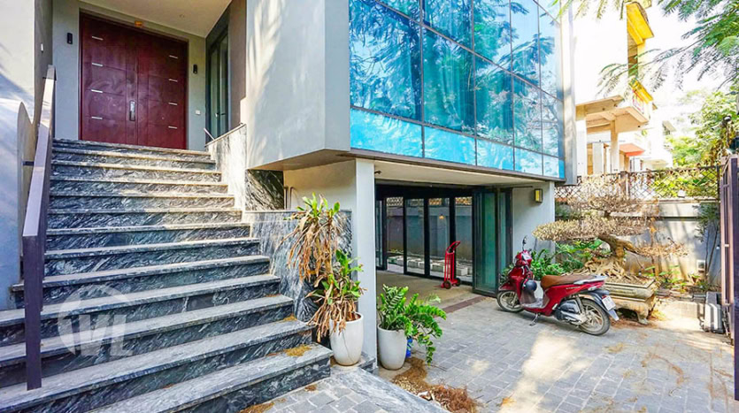 Modern 4 bedrooms villa with elevator and West Lake view in Hanoi