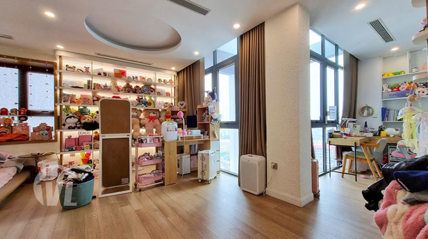 Unique_triplex_apartment_with_terrace_for_rent_in_Long_Bien_Hanoi