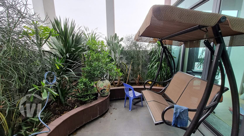Unique_triplex_apartment_with_terrace_for_rent_in_Long_Bien_Hanoi