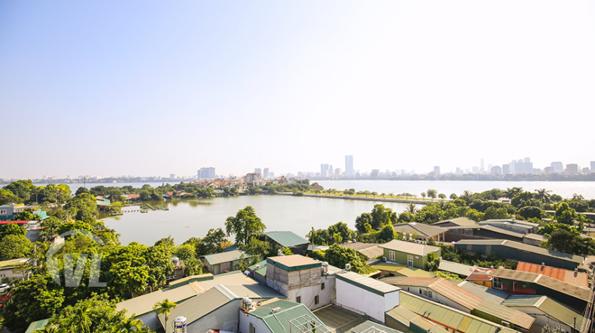 3-beds penthouse to rent in Tay Ho with panoramic West Lake view