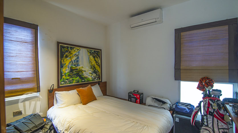3-beds penthouse to rent in Tay Ho with panoramic West Lake view