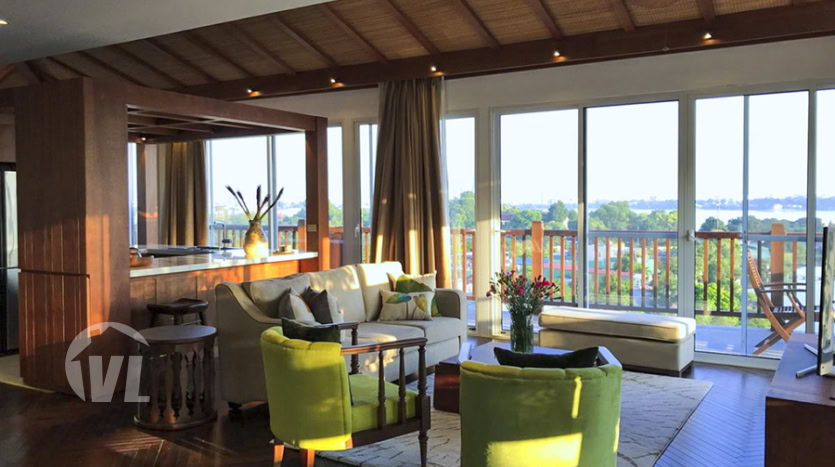3-beds penthouse to rent in Tay Ho with panoramic West Lake view