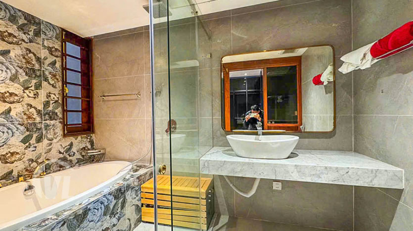 4 bed 4 bath new house for rent with garden in Tay Ho