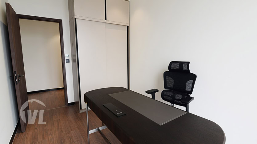 Brand new furnished 4 bedroom high floor apartment in Heritage facing the West Lake