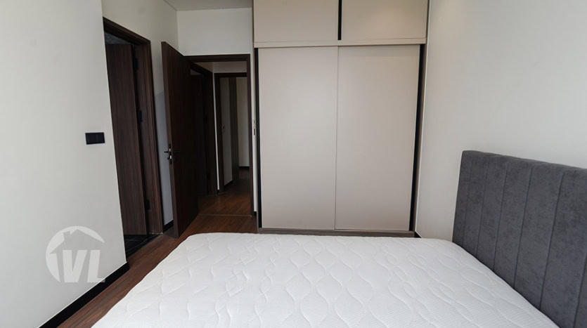 Brand new furnished 4 bedroom high floor apartment in Heritage facing the West Lake