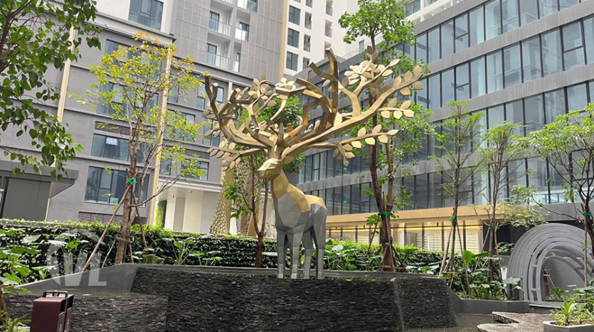 Furnished 3 bedroom apartment in Heritage facing the West Lake