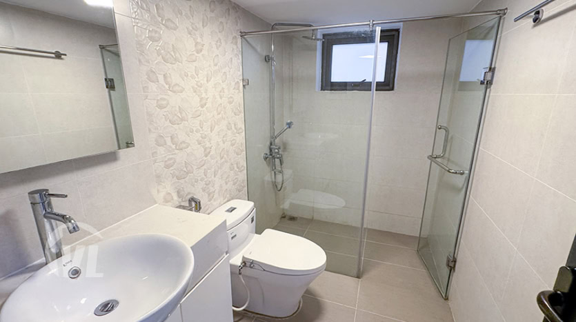 Modern and Furnished 3 bed 2 bath house with garden in Tay Ho