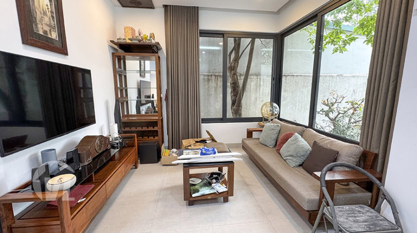 Modern and Furnished 3 bed 2 bath house with garden in Tay Ho
