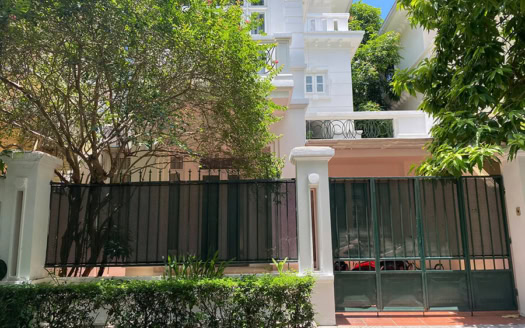 4 bedroom villa to rent Ciputra