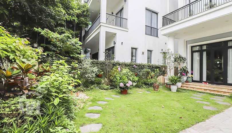 4 bedroom villa in Vinhomes Riverside