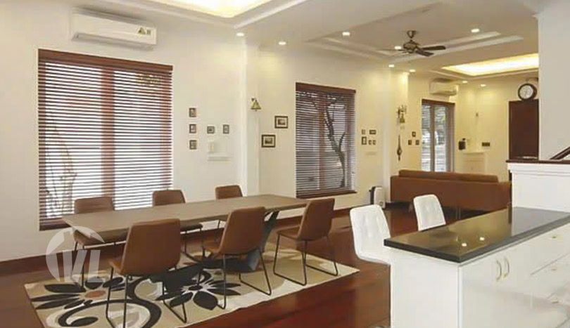 Furnished 4 bedroom villa in Vinhomes Riverside