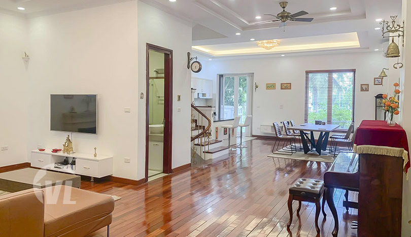Furnished 4 bedroom villa in Vinhomes Riverside.