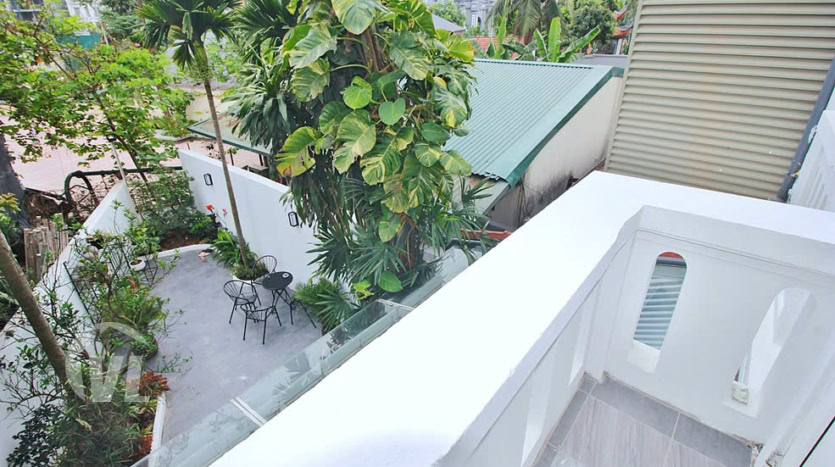 Charming Furnished House with Cozy Garden for Rent in Tay Ho