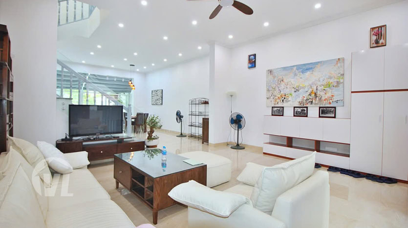 Charming Furnished House with Cozy Garden for Rent in Tay Ho