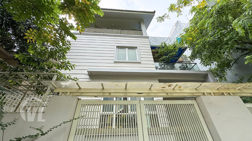 5-Bedroom House for Rent in Tay Ho – Car Access –