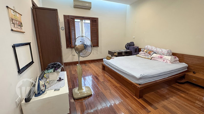 5-Bedroom House for Rent in Tay Ho – Car Access –