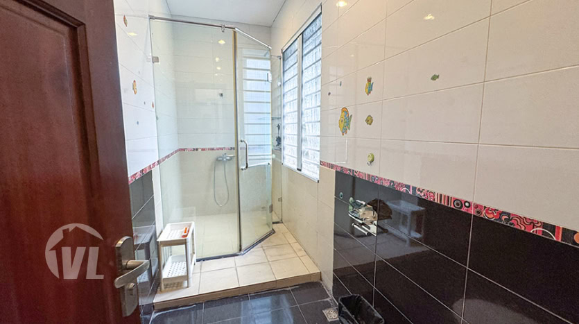 5-Bedroom House for Rent in Tay Ho – Car Access –