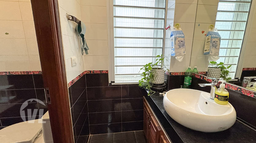 5-Bedroom House for Rent in Tay Ho – Car Access –